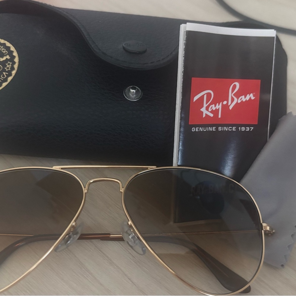 Ray-Ban Classic Gold Aviator Sunglasses NEW